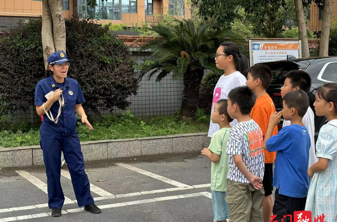 楚江街道二天門社區(qū)：開展“圓夢工程·關愛農村留守兒童”主題活動