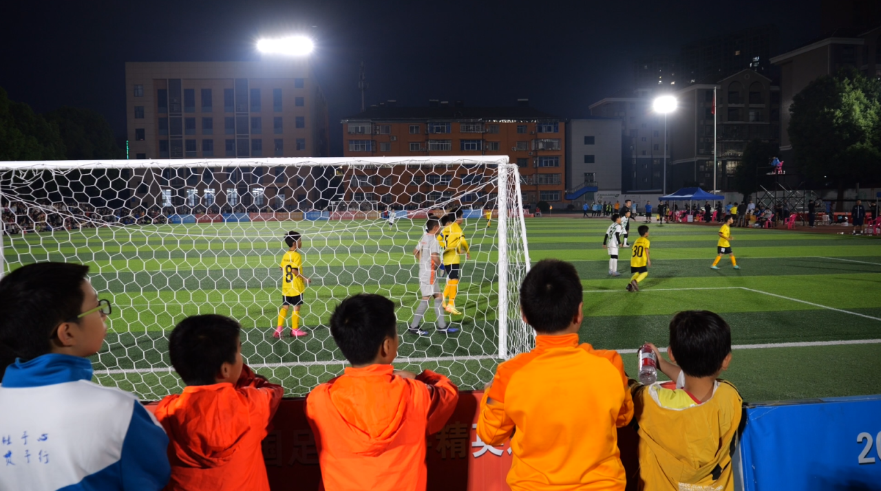 云阳渝超赛场：温情与渝超联赛-重庆城市足球联赛赛程-直播比分入口奋斗的交响曲