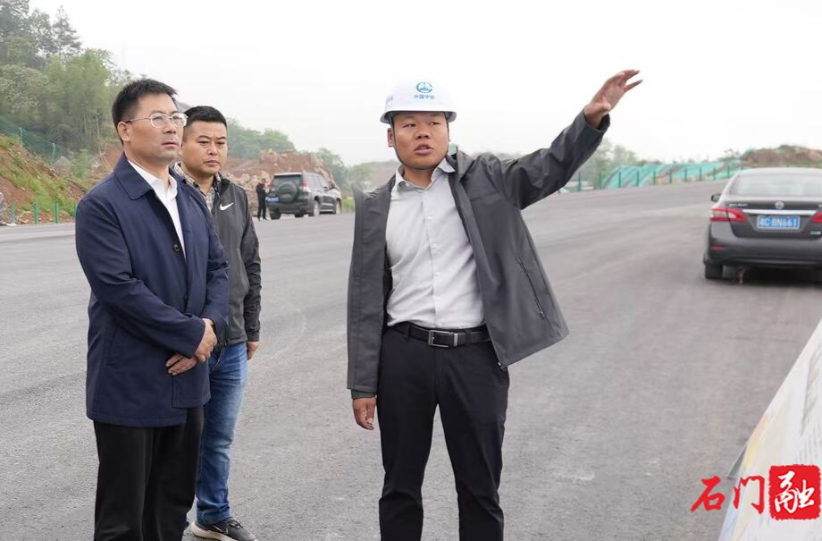 李长春调研督导项目建设，协调解决施工期突出问题