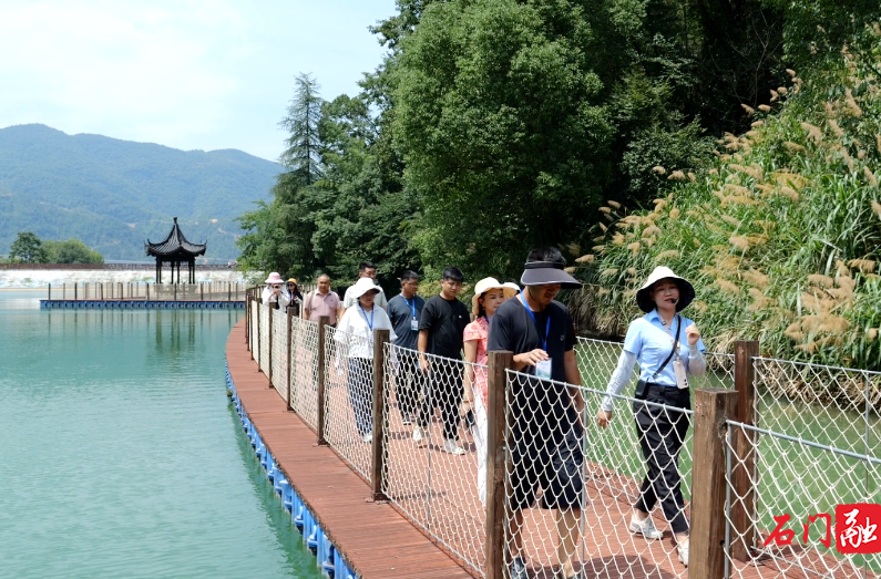 媒體采訪團(tuán)聚焦石門(mén)旅游避暑資源 助推“清涼經(jīng)濟(jì)”發(fā)展