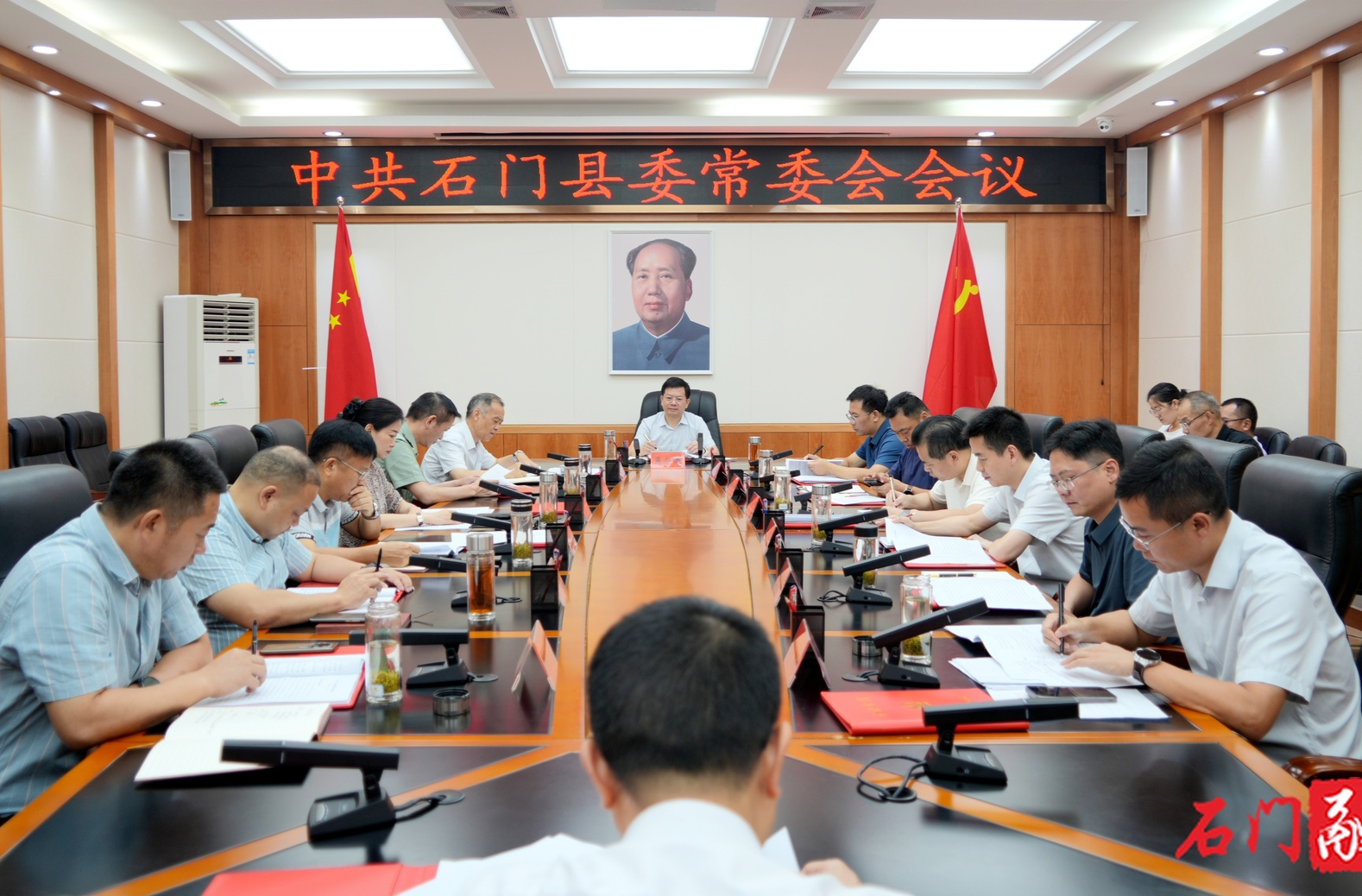 吳興國主持召開2025年度第18次縣委常委會會議