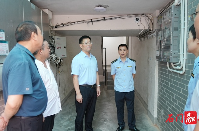 李長春督導群眾身邊不正之風和腐敗問題集中整治工作