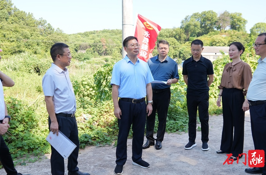 李長春督導(dǎo)全縣三類重點(diǎn)項(xiàng)目建設(shè)