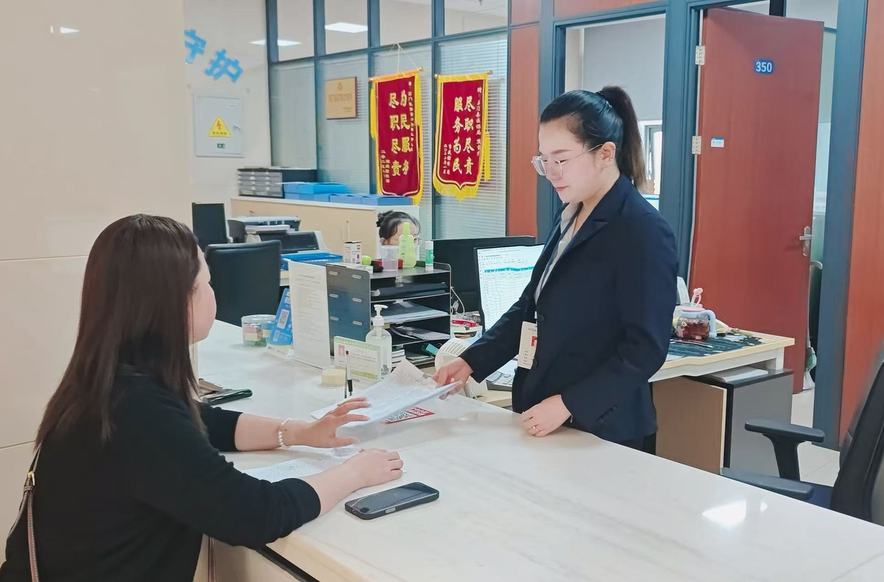 石门：“政策找人”让医保服务跟上群众需求