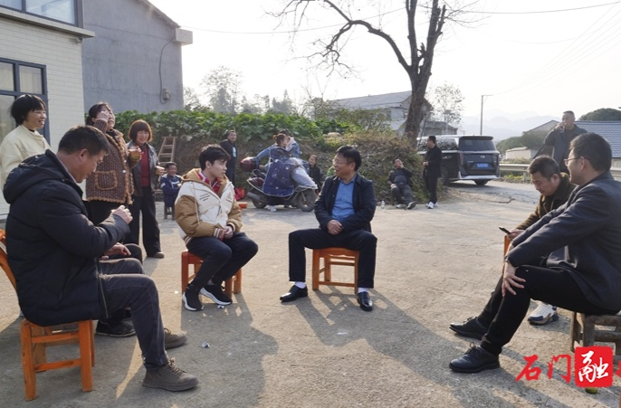 情暖健儿！县领导慰问全国残运冠军唐生伟