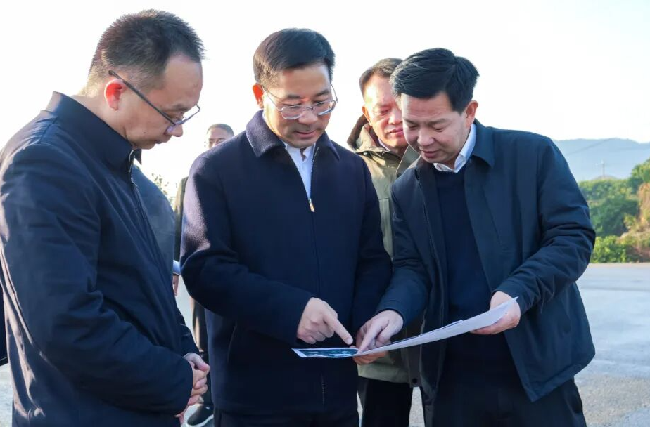 李长春、张世田专题调研交通突围攻坚工作