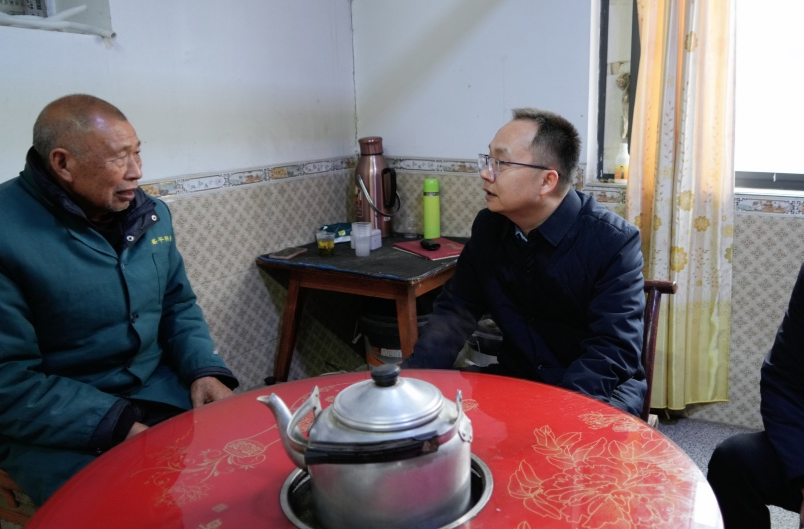 张世田开展走访慰问活动