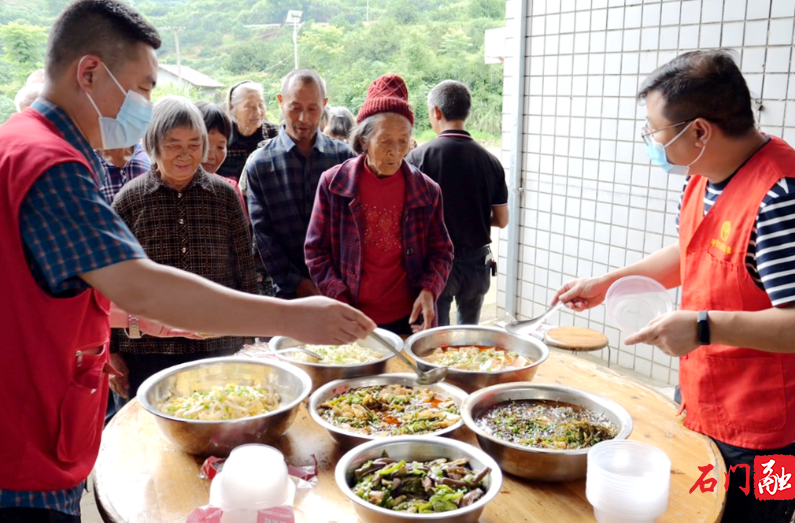 石门县皂市镇：烟火伴乐声 干群同心筑牢暖心安置港湾