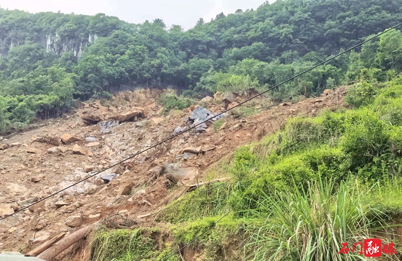 扎根深山十余天！直击石门壶瓶山道路抢通一线的坚守