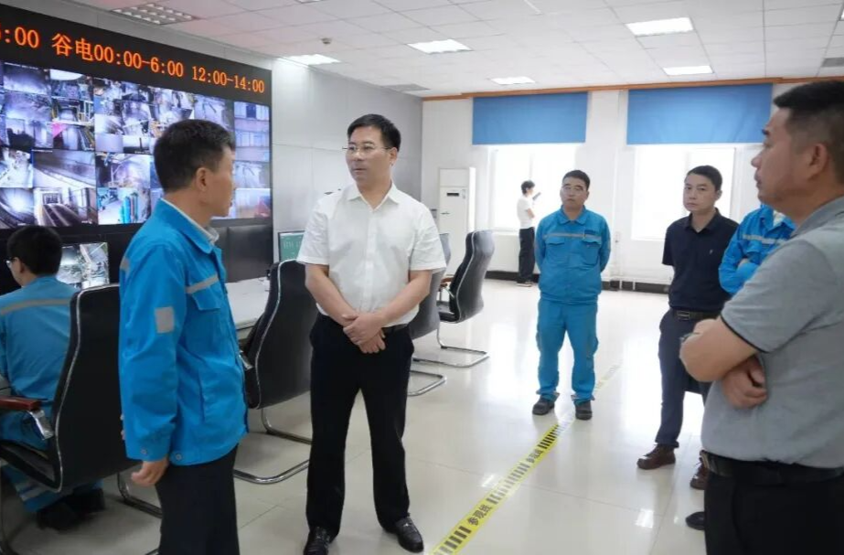 李长春走访调研园区重点企业