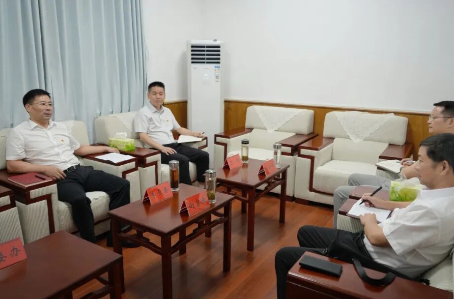 李长春会见石门县全国“两优一先”表彰对象