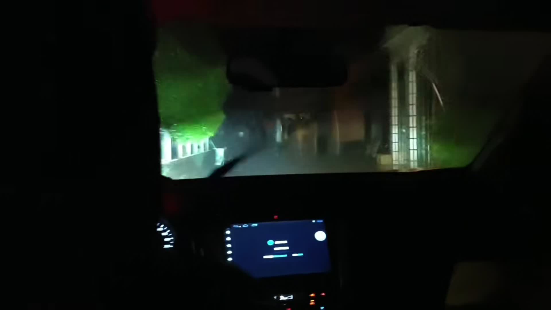 石门：交警连夜喊话转移群众，全力筑牢汛期道路交通安全防线